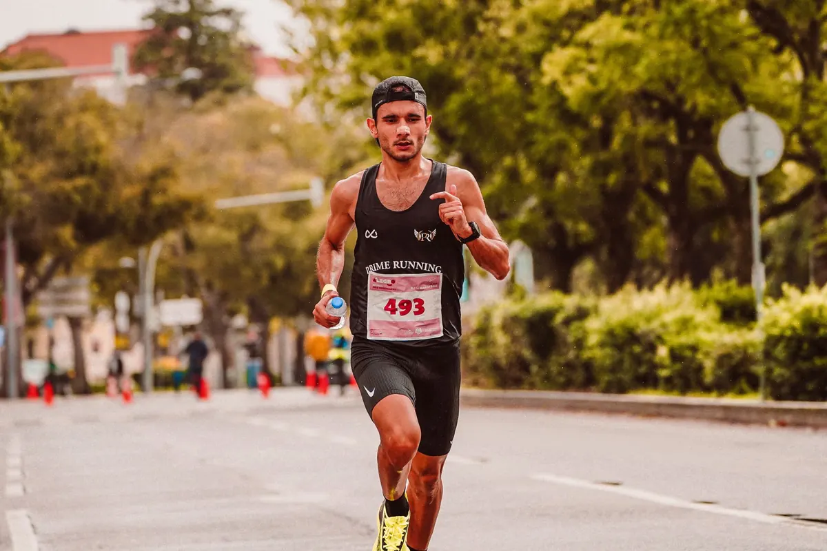 City Running with a Smartwatch: Route Planning, Safety, and Offline Maps